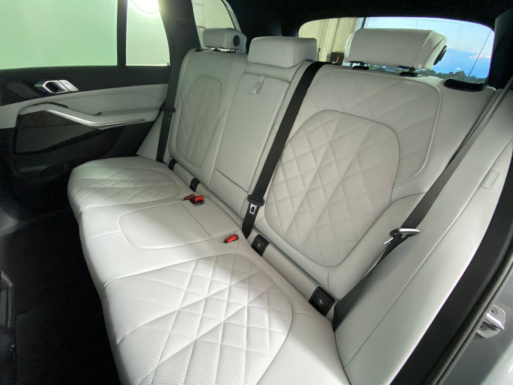 Used 2026 BMW X5 sDrive40i w/ Premium Package image 29