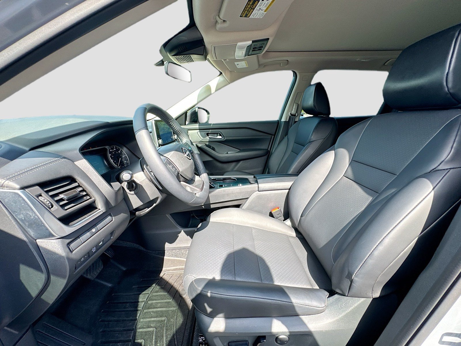 Used 2026 Nissan Rogue Dark Armor FWD image 21