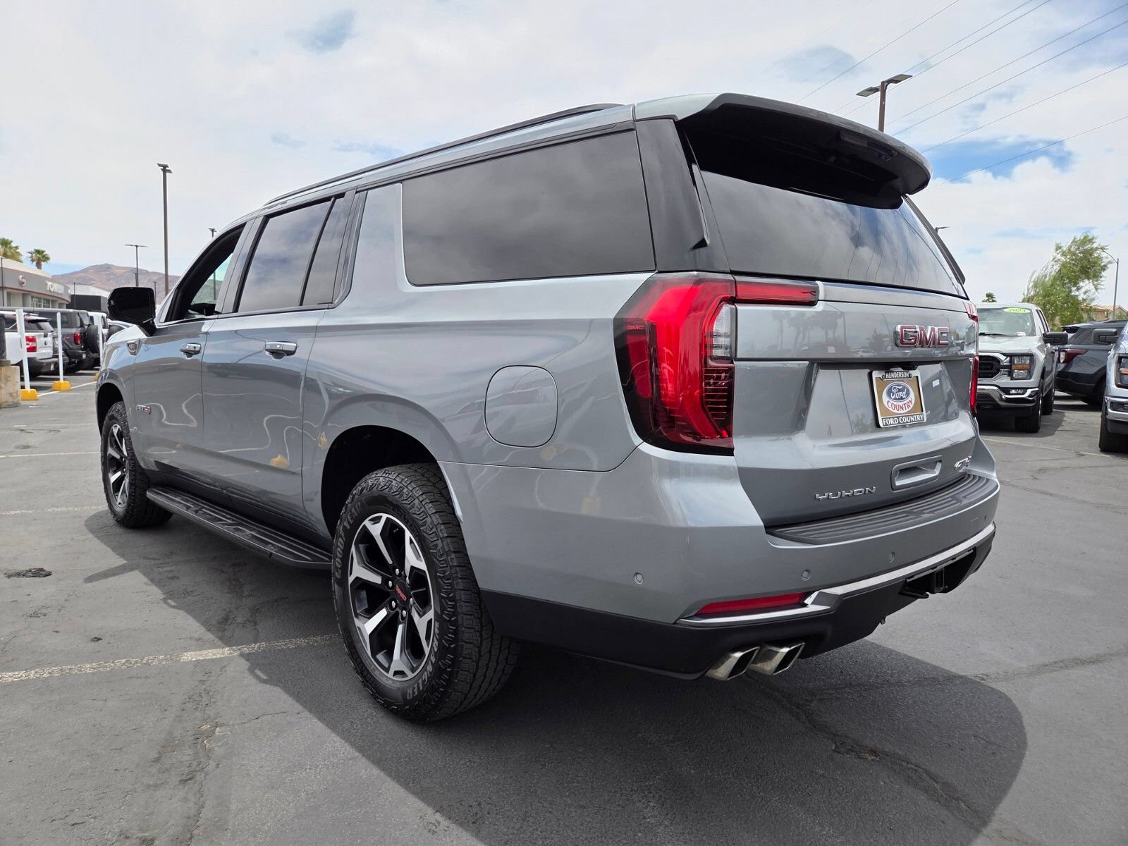 Used 2026 GMC Yukon XL AT4 w/ LPO, Floor Liner Package AWD/4WD image 4