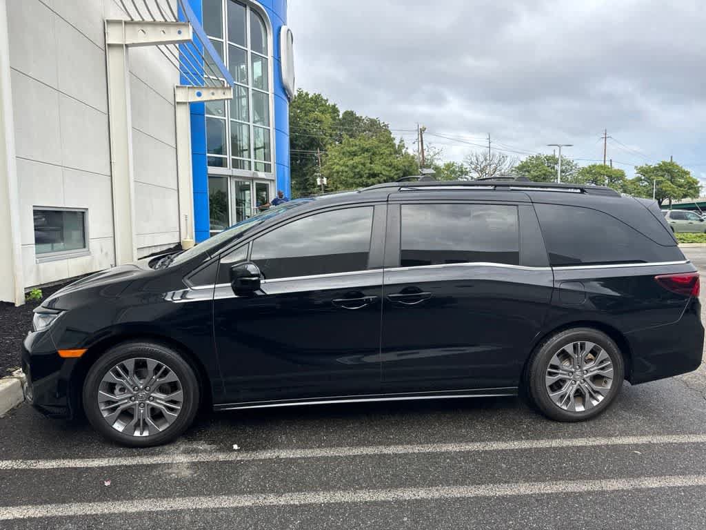 Certified 2025 Honda Odyssey Touring image 1