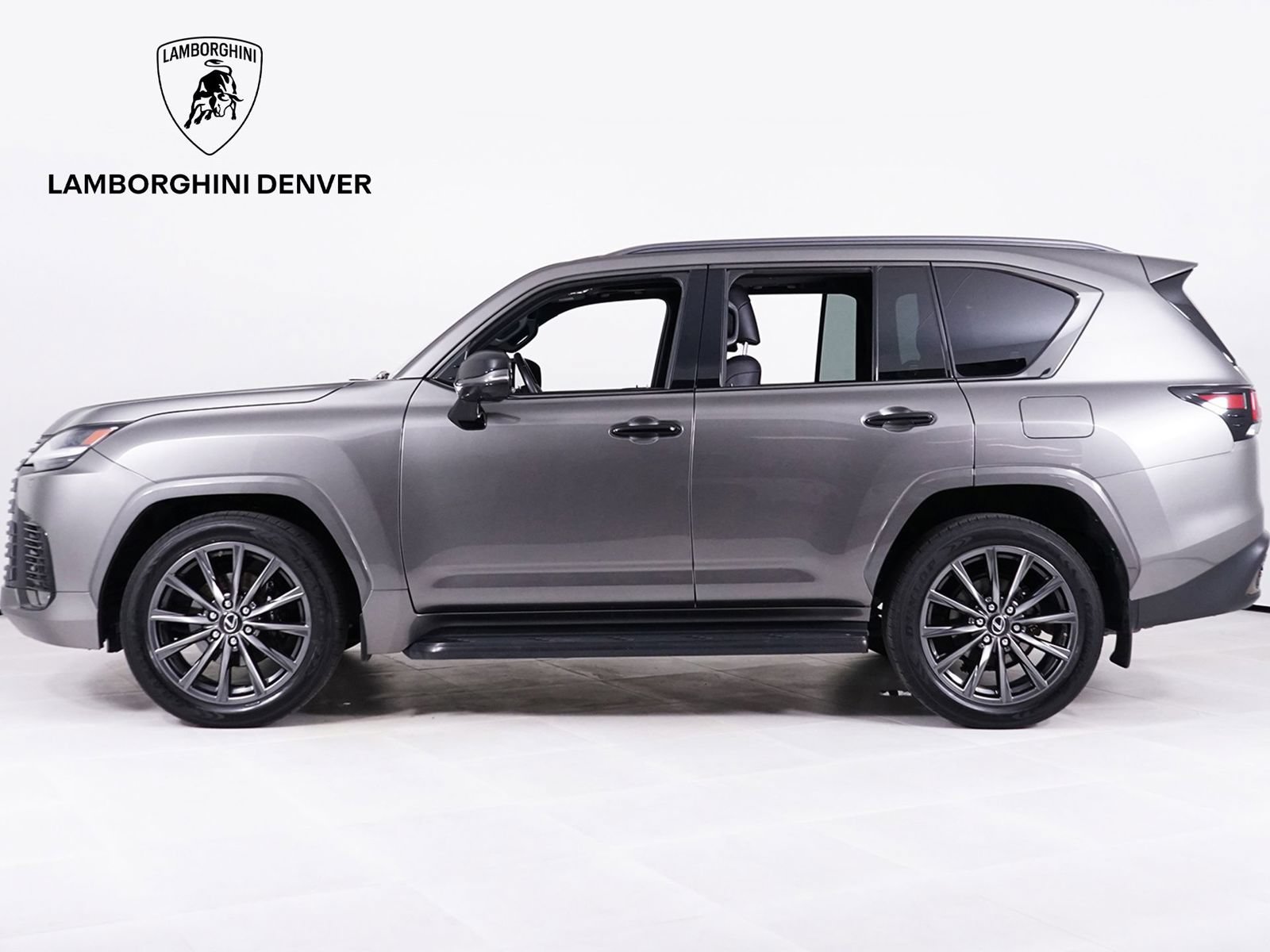 Used 2023 Lexus LX 600 4WD w/ Appearance Package image 2