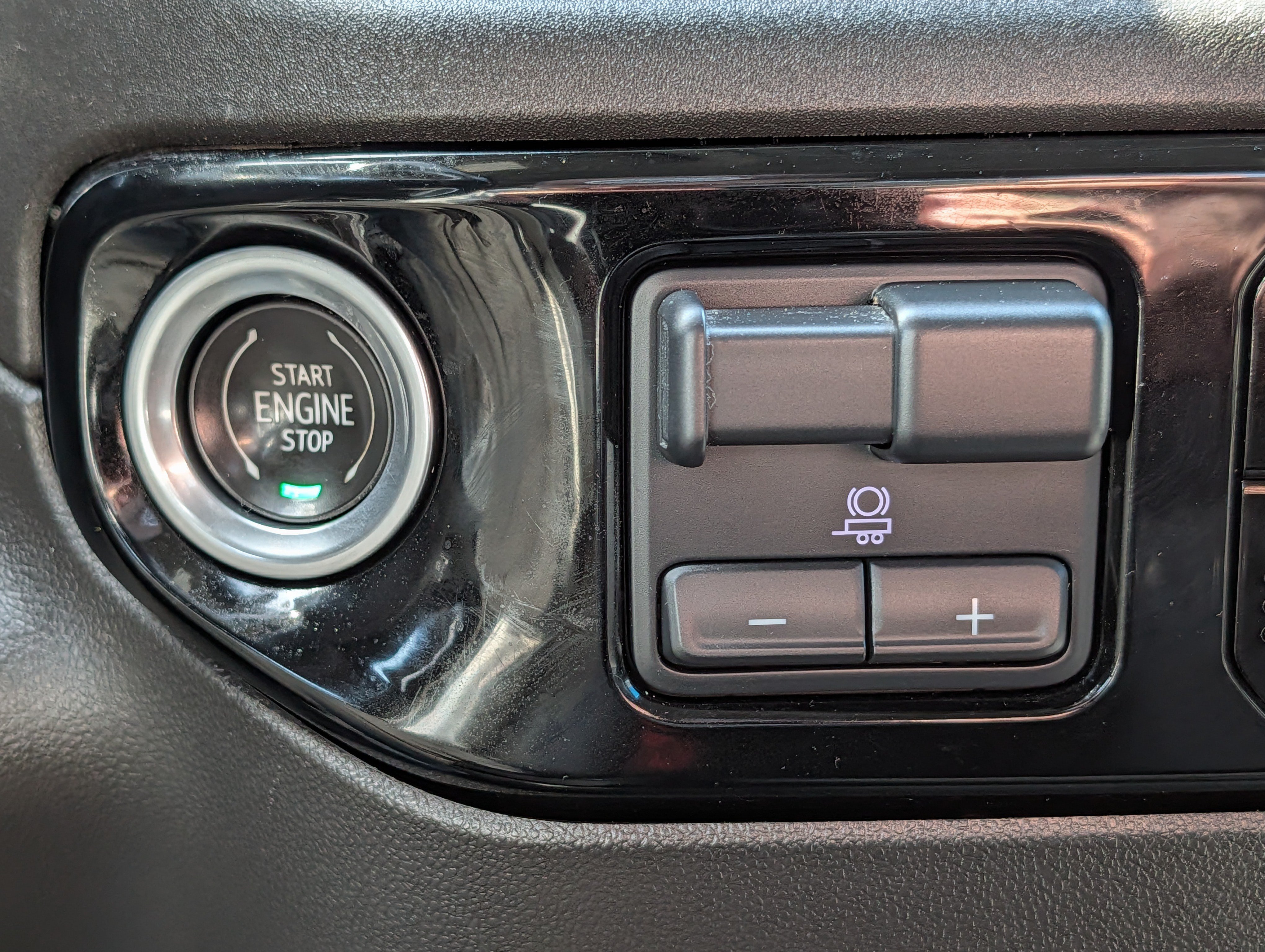 Used 2022 Chevrolet Silverado 1500 LT AWD/4WD image 22
