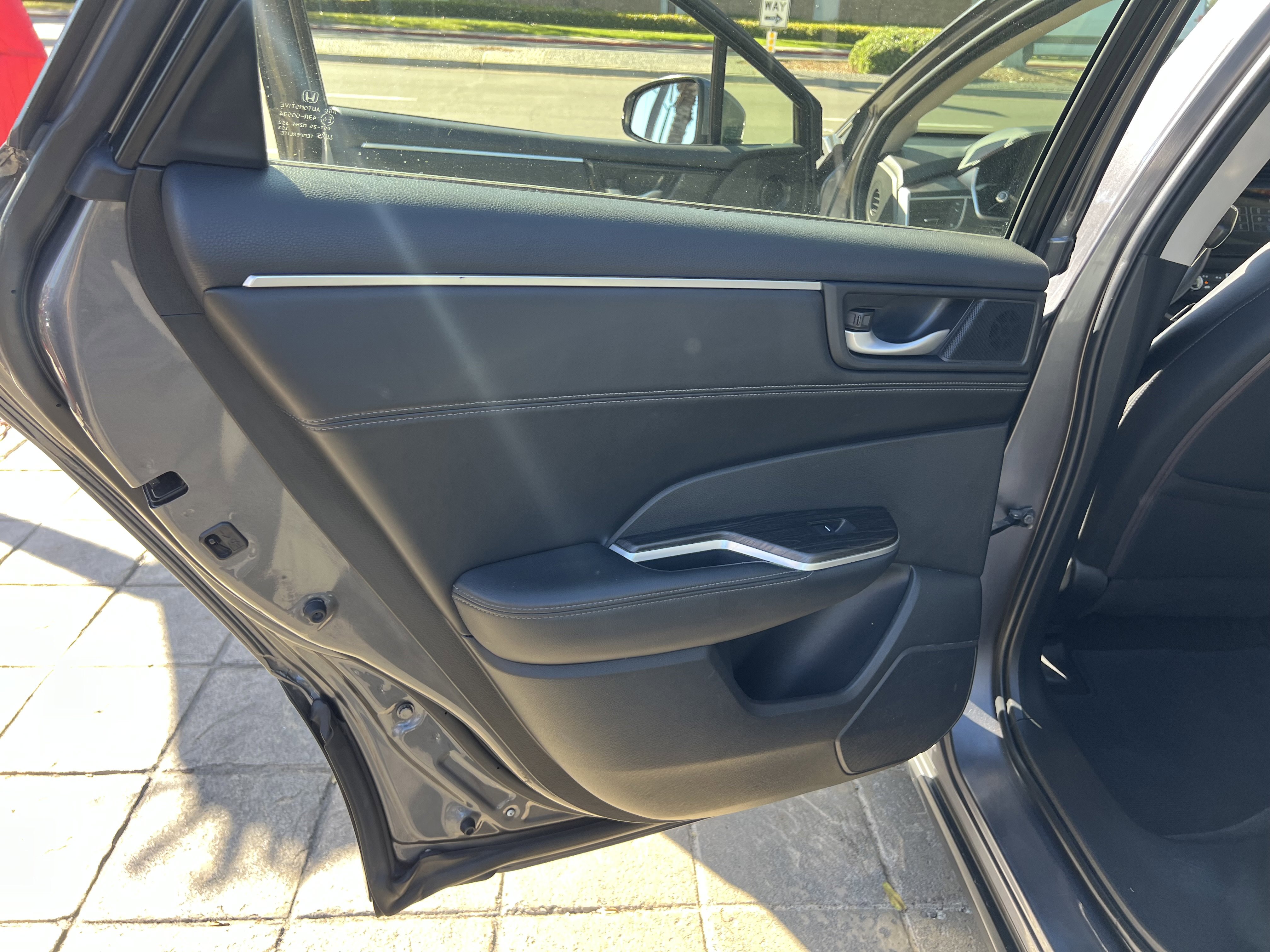 Used 2018 Honda Clarity Plug-In Hybrid image 29