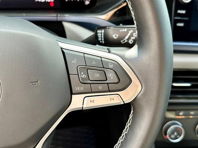 Certified 2022 Volkswagen Taos SE FWD image 33