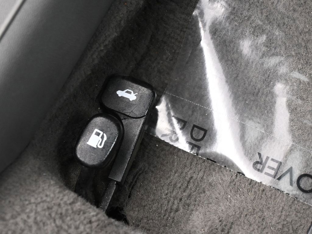 Used 2023 Hyundai Elantra SEL image 31