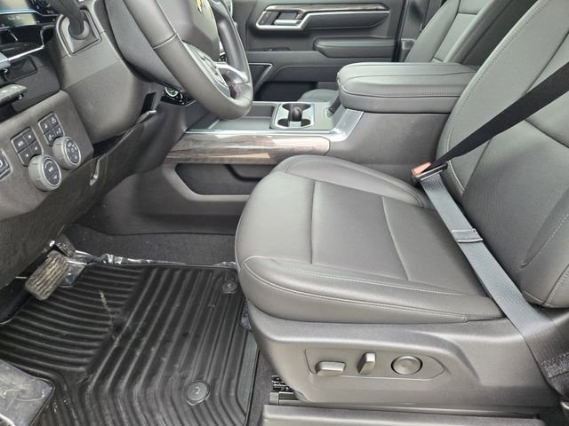 New 2025 Chevrolet Silverado 2500 LTZ w/ LTZ Premium Package AWD/4WD image 9