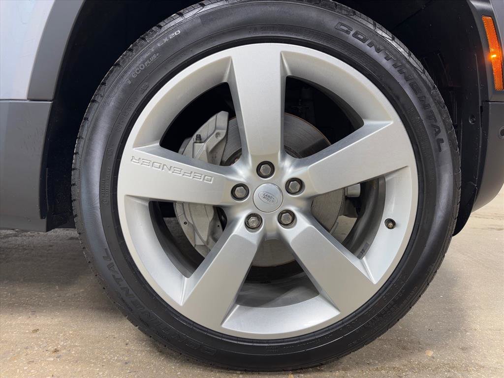 Used 2023 Land Rover Defender 130 SE image 11