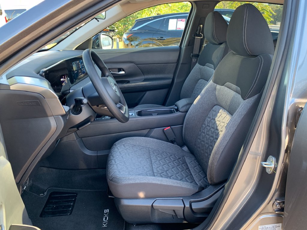 Used 2026 Nissan Kicks SV w/ SV Premium Package FWD image 24