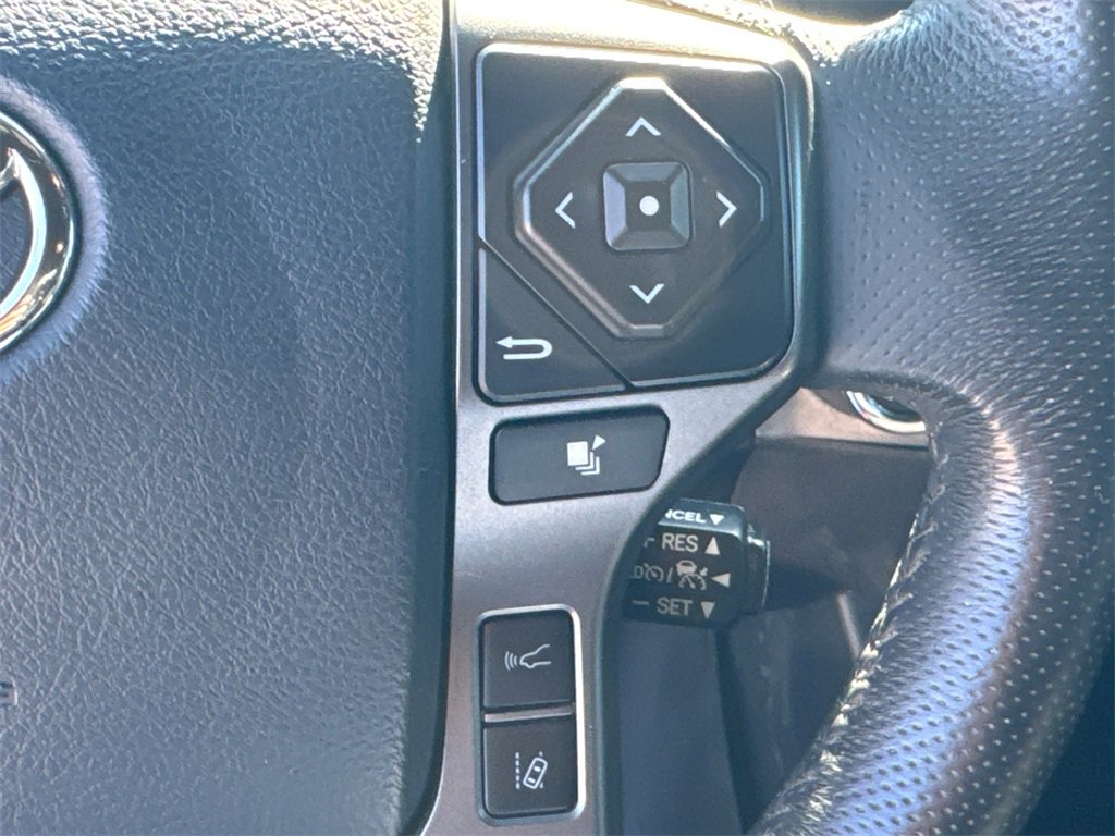 Used 2019 Toyota Tacoma TRD Off-Road image 25