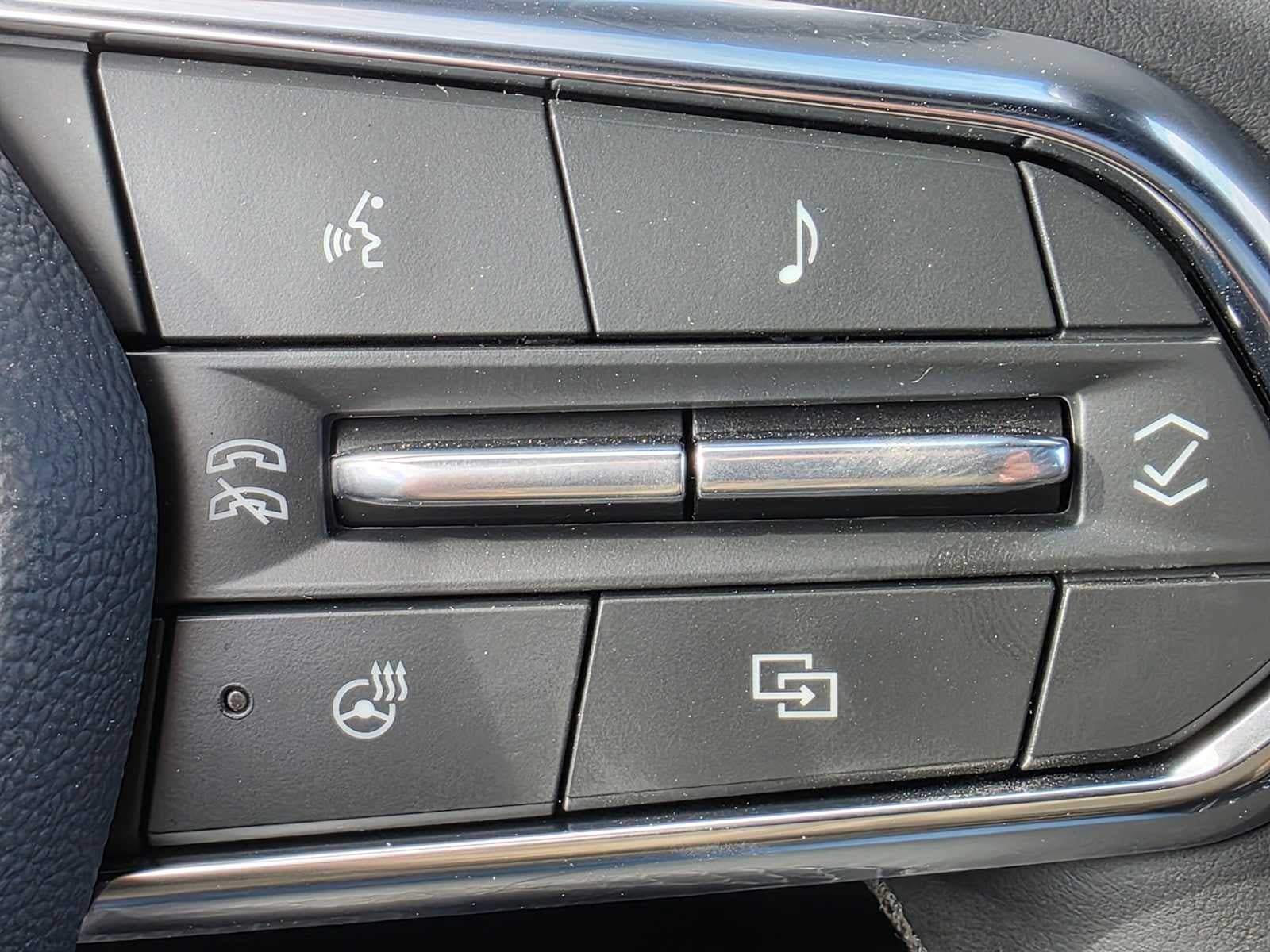 New 2026 Chevrolet Equinox LT w/ Safety and Technology Package AWD/4WD image 32
