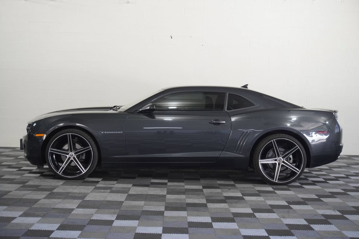 Used 2012 Chevrolet Camaro LS RWD image 2
