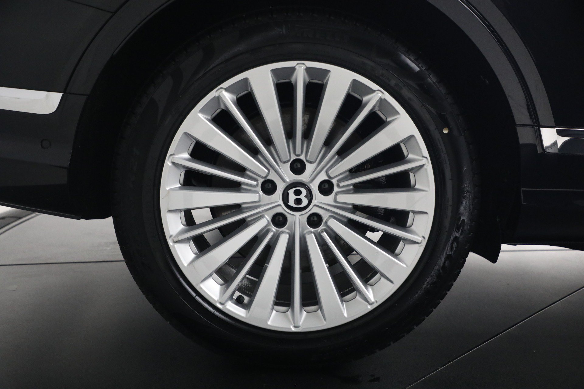 New 2026 Bentley Bentayga AWD/4WD image 16