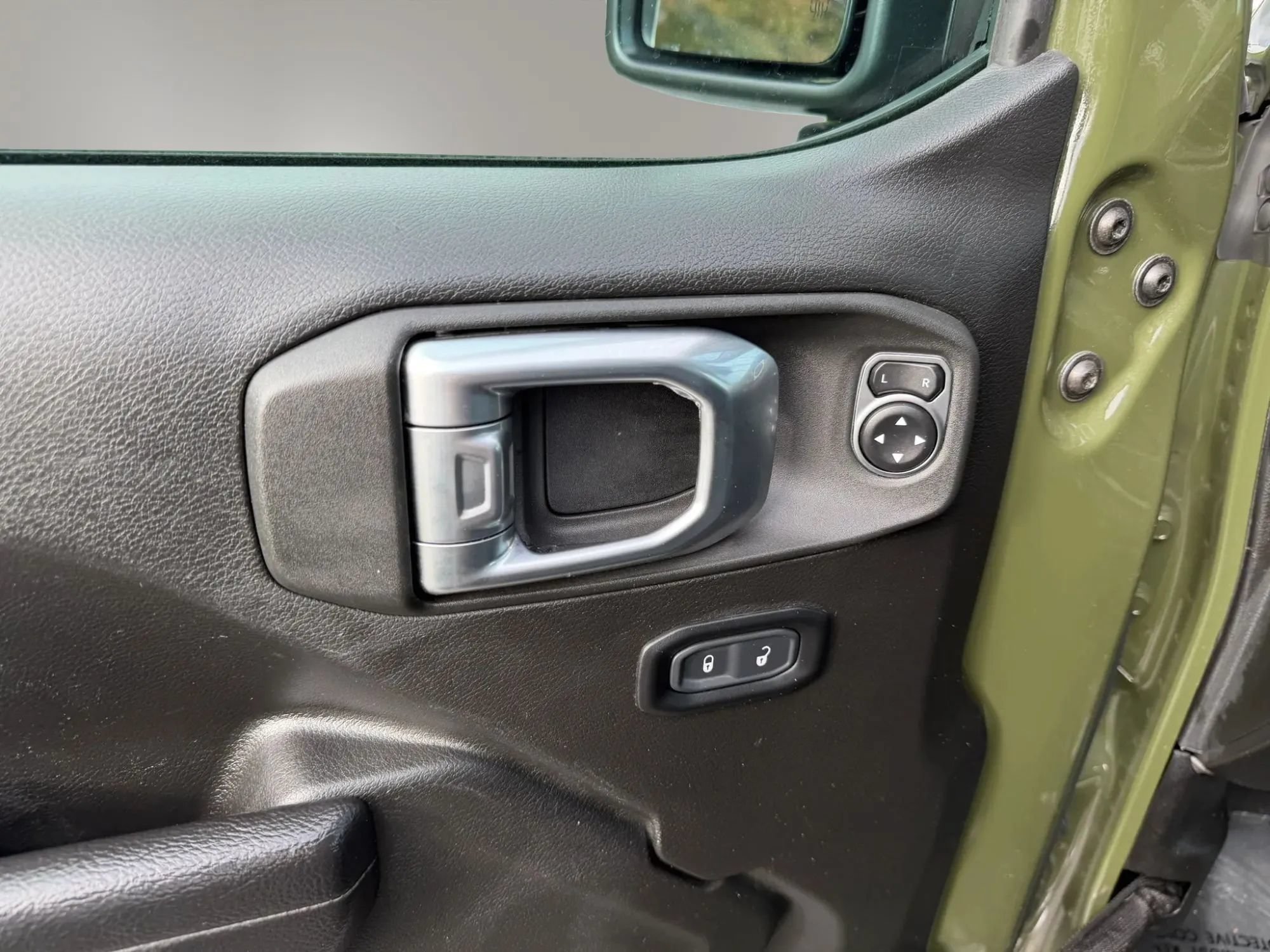 Used 2024 Jeep Wrangler Unlimited AWD/4WD image 13