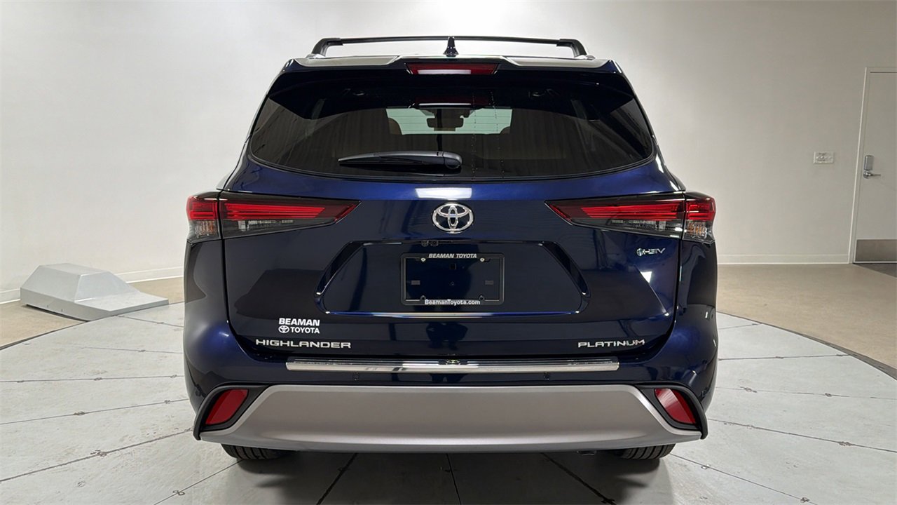 New 2026 Toyota Highlander Platinum image 4