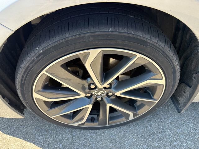 Used 2022 Toyota Corolla SE FWD image 2