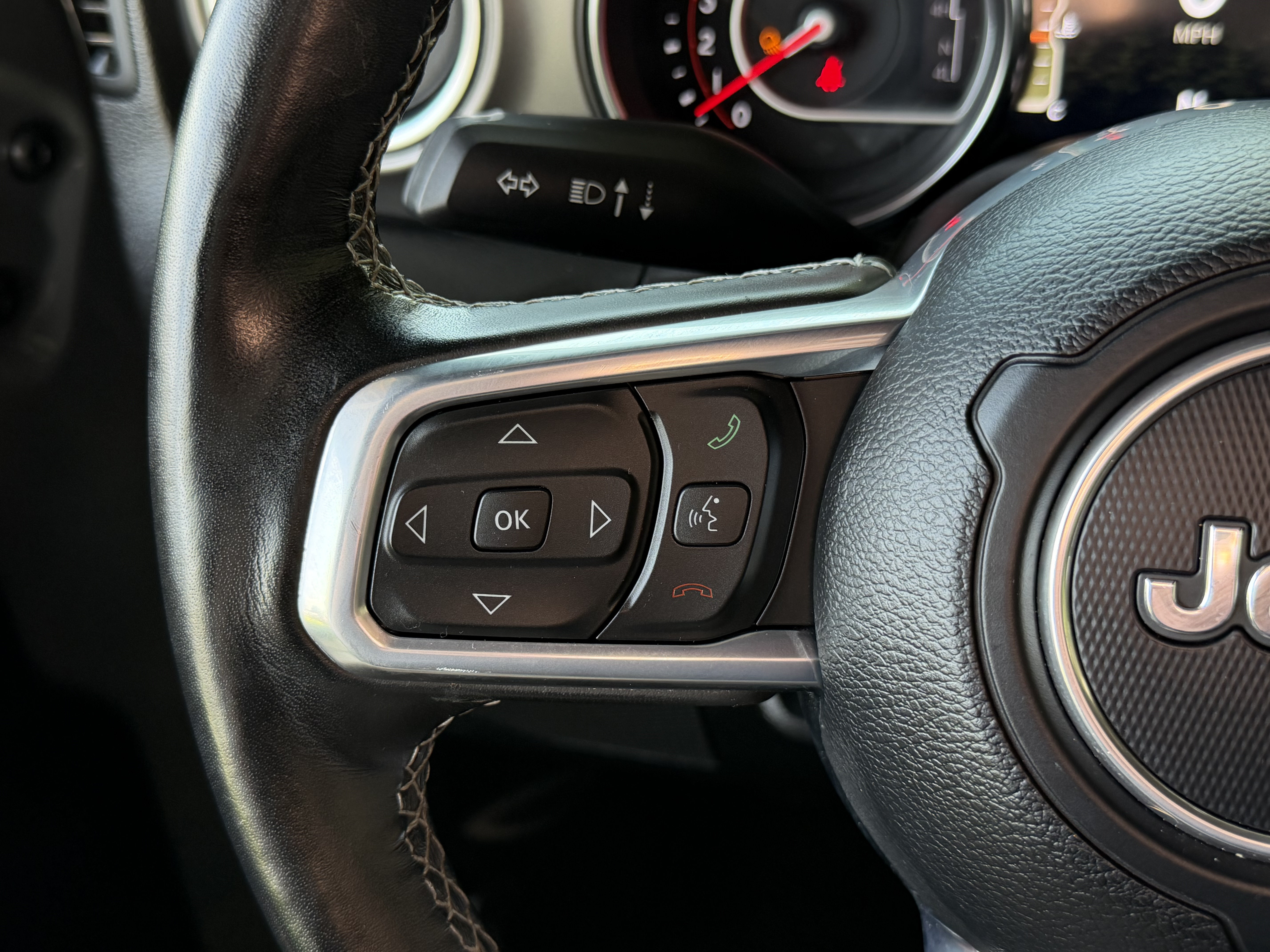 Used 2022 Jeep Gladiator Rubicon w/ LED Lighting Group AWD/4WD image 41