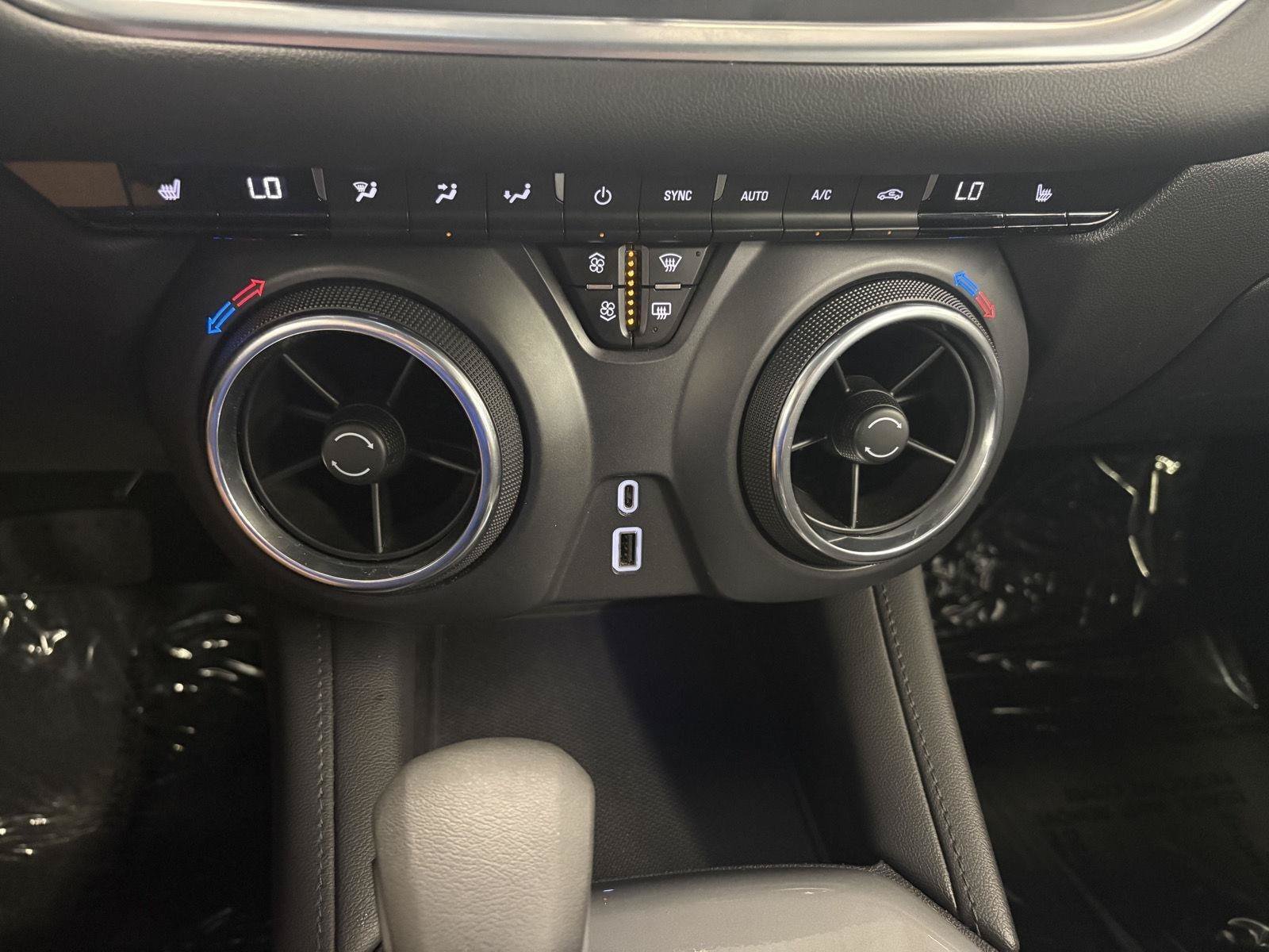 Used 2021 Chevrolet Blazer LT FWD image 32