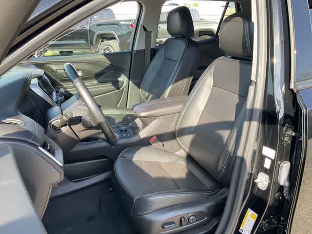 Used 2023 GMC Terrain SLT image 14