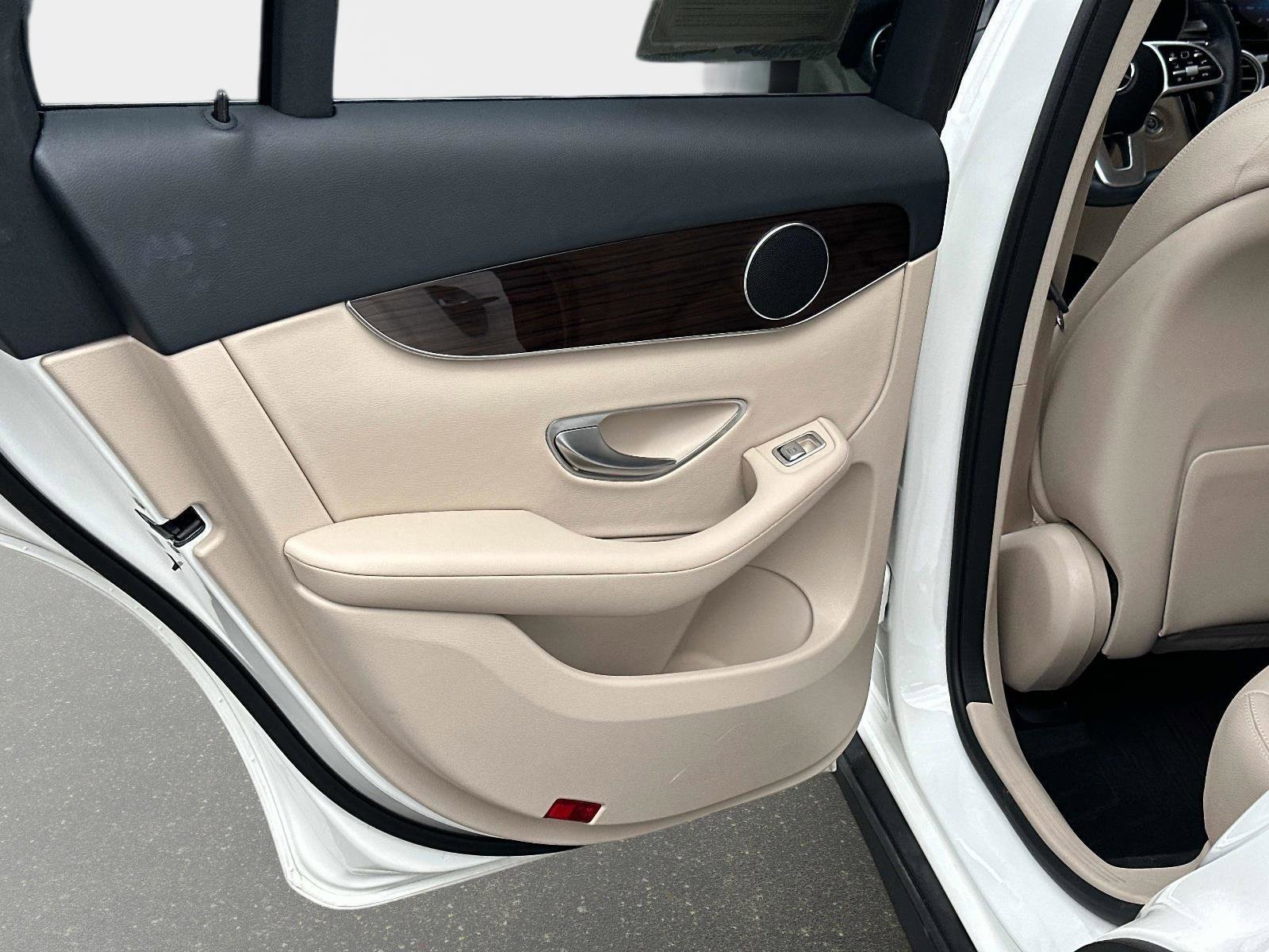 Used 2022 Mercedes-Benz GLC 300 image 13