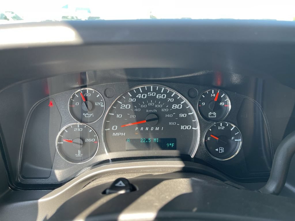 New 2026 Chevrolet Express 2500 Extended w/ Driver Convenience Package RWD image 9
