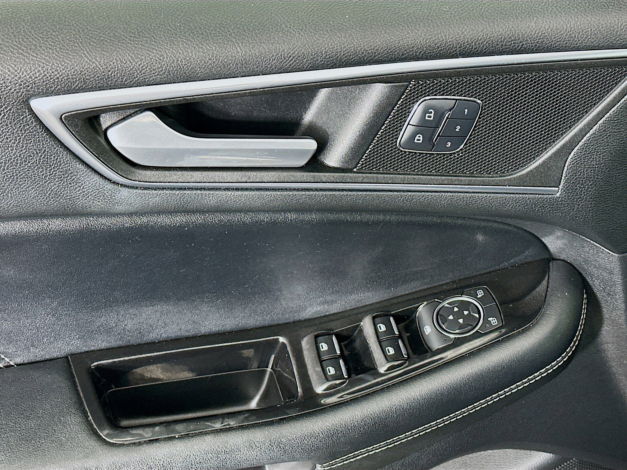 Used 2016 Ford Edge Sport w/ Technology Package image 15