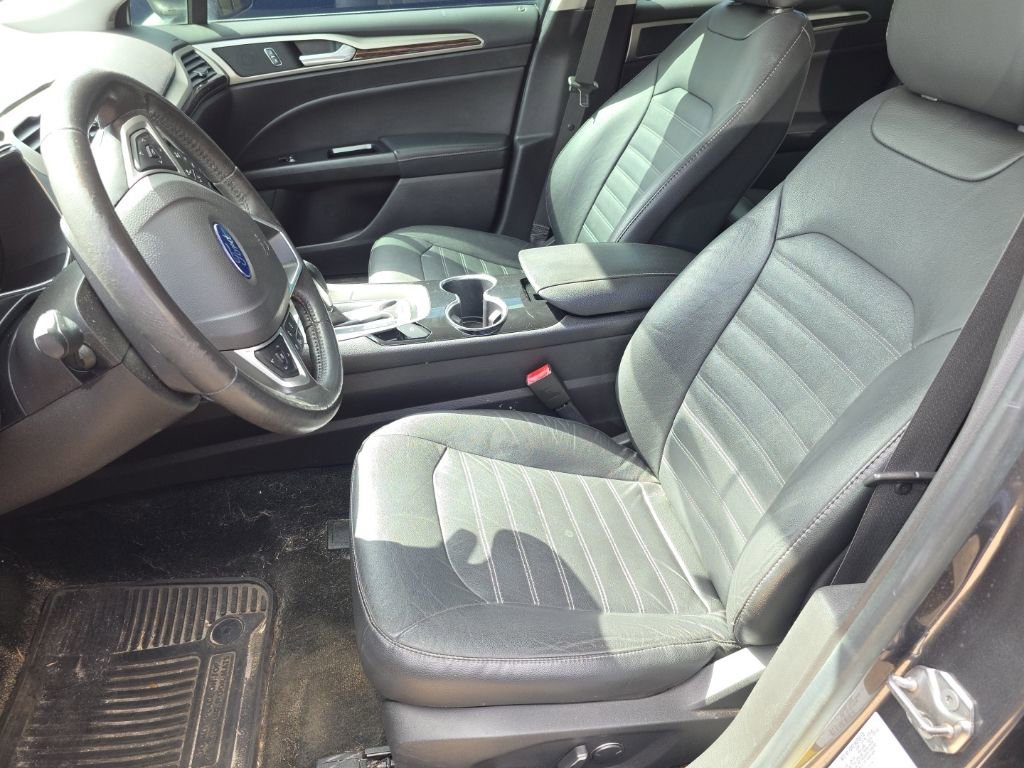 Used 2016 Ford Fusion SE w/ Equipment Group 202A image 10