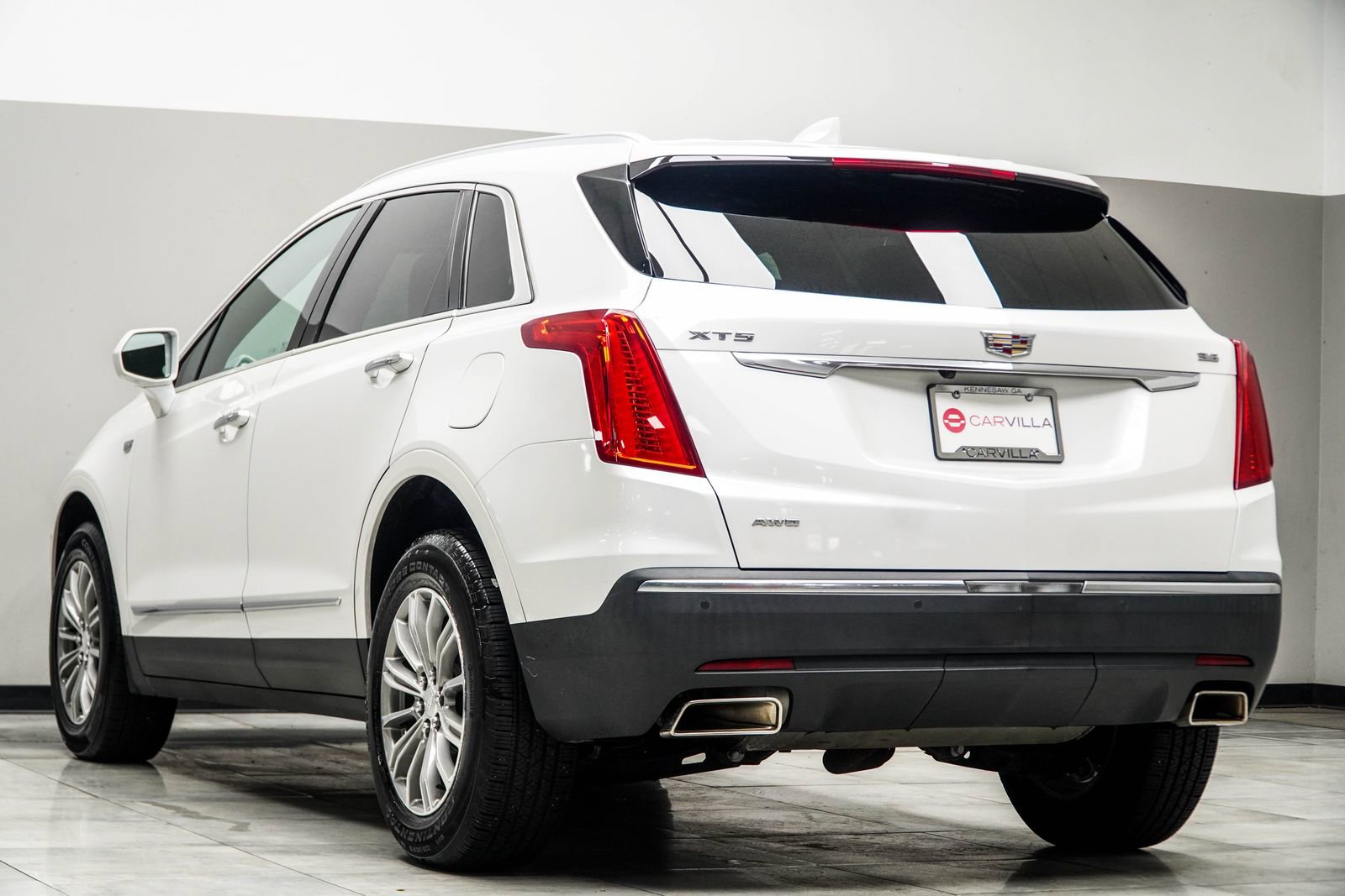 Used 2017 Cadillac XT5 Luxury w/ Driver Awareness Package image 10