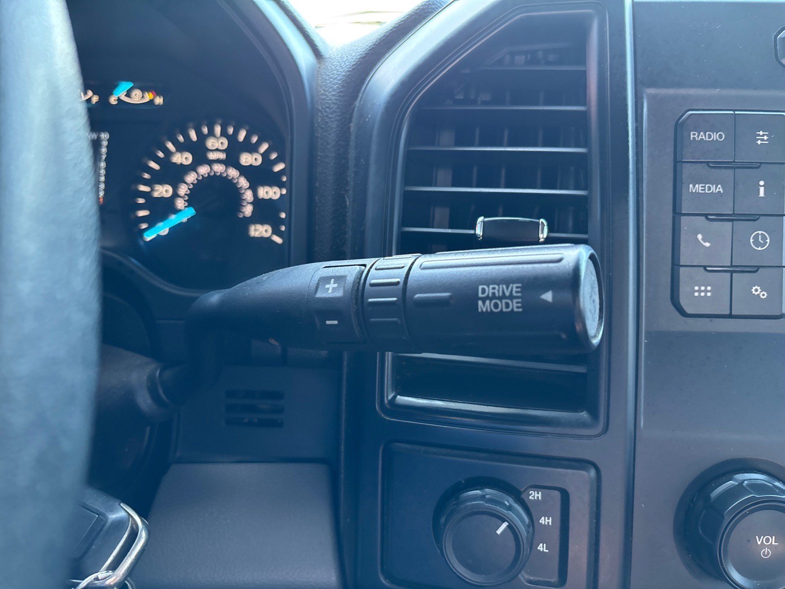 Used 2019 Ford F150 XL w/ Equipment Group 101A Mid AWD/4WD image 18