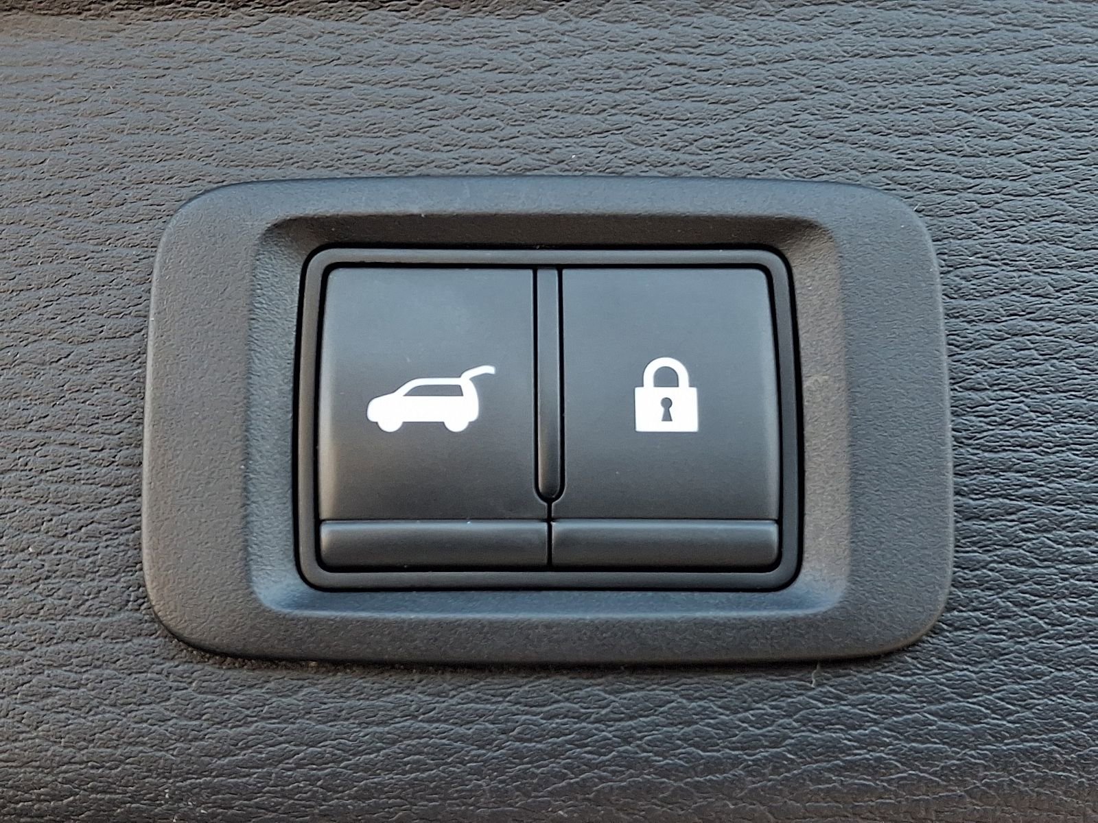 Used 2023 Mitsubishi Outlander SEL Black Edition image 30