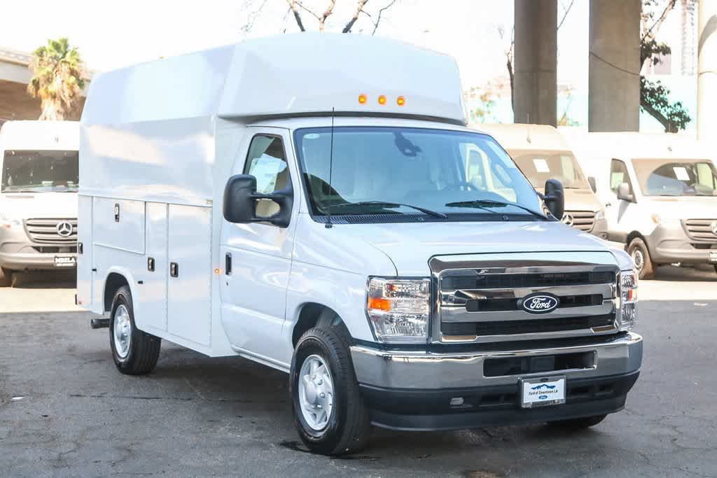 New 2026 Ford E-350 and Econoline 350 Super Duty w/ Power Equipment Group RWD image 5