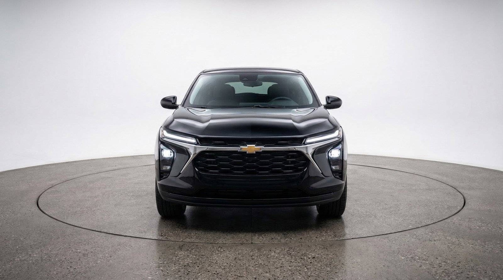 Used 2025 Chevrolet Blazer LT image 2