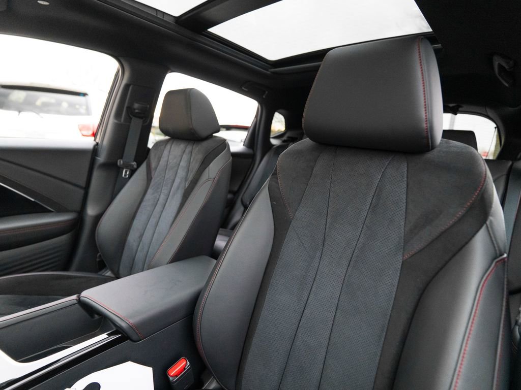 Certified 2025 Acura ADX A-Spec image 8