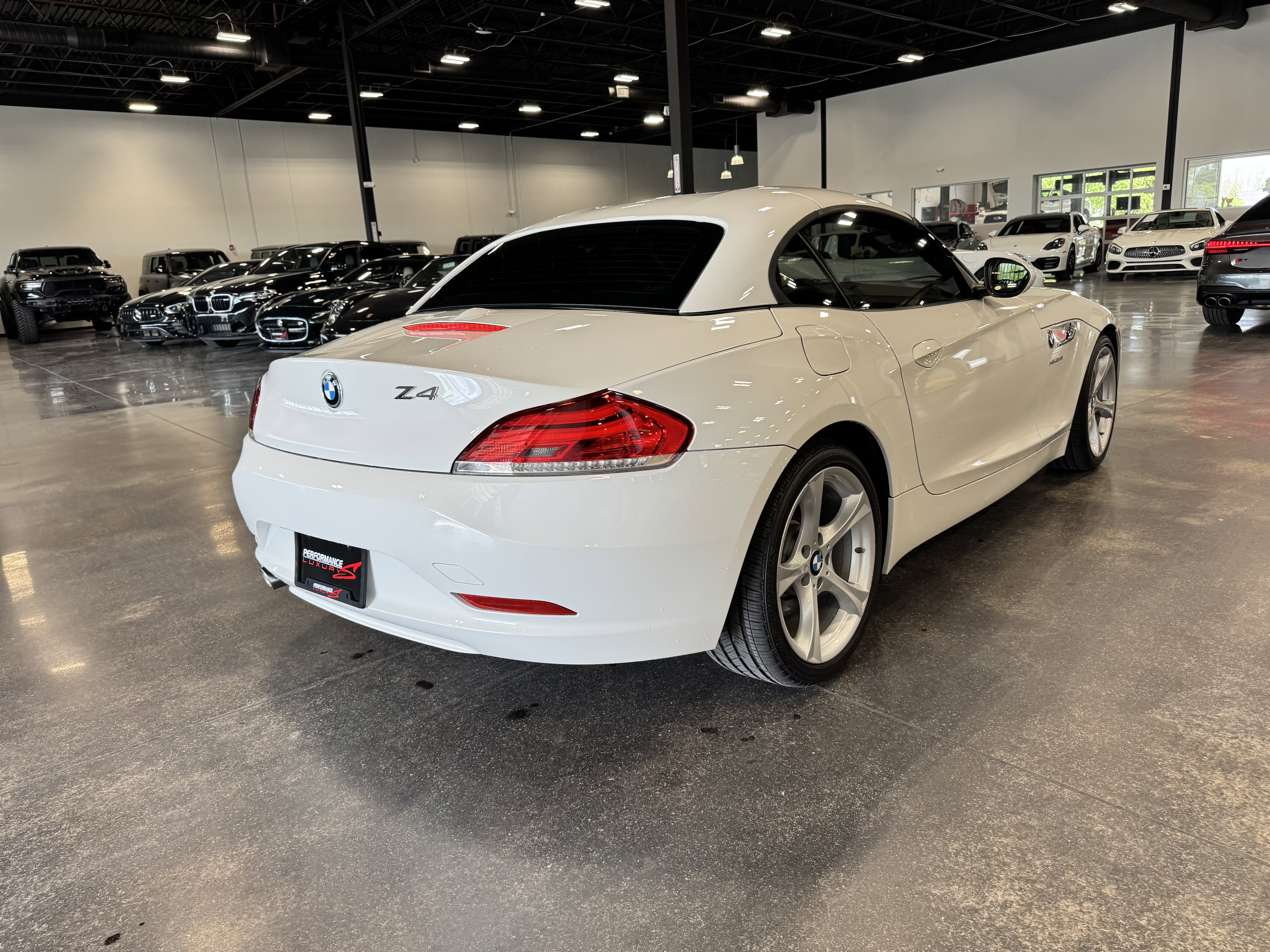 Used 2016 BMW Z4 sDrive28i w/ Technology Package image 3