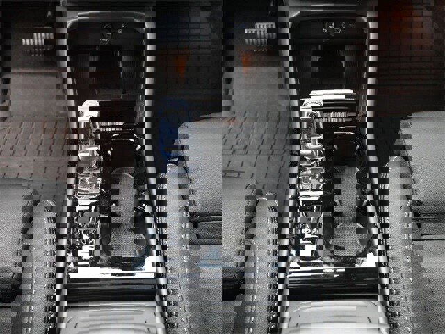 Certified 2024 Volvo XC40 B5 Plus w/ Protection Package Premier image 13