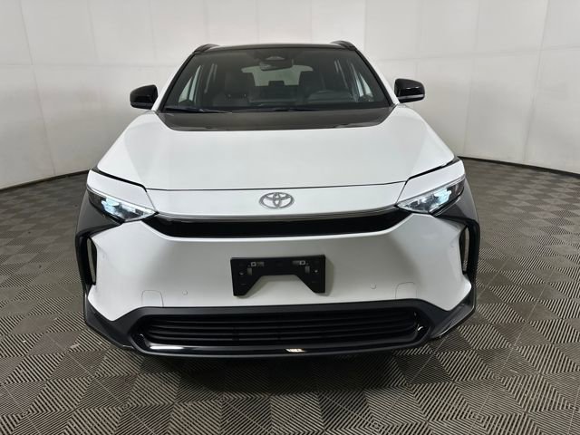 Used 2023 Toyota bZ4X XLE w/ Weather Package image 8