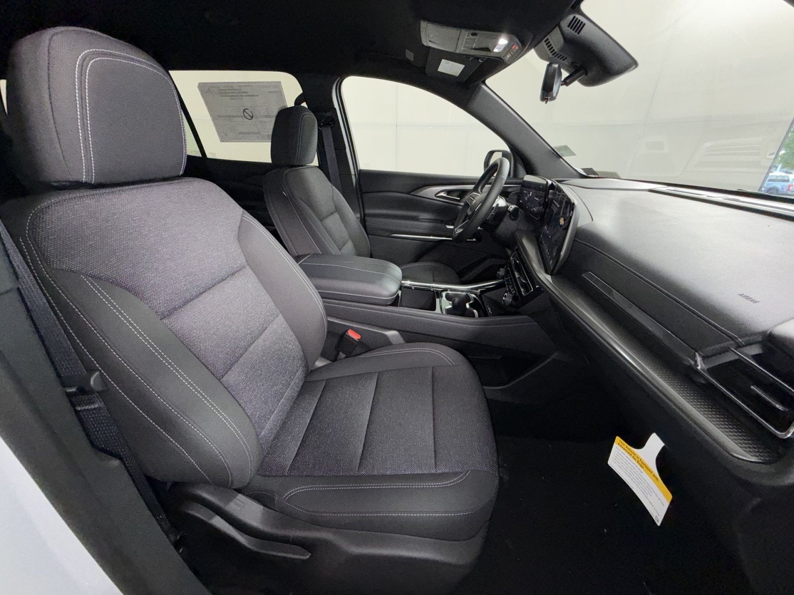 New 2027 Chevrolet Traverse LT w/ Driver Confidence Package FWD image 27