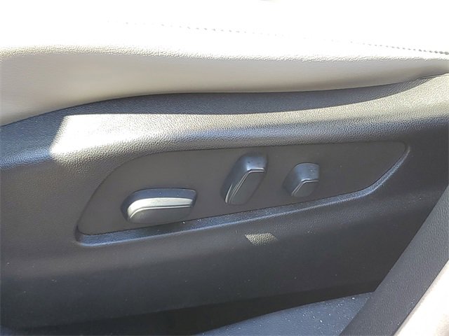 Certified 2022 Cadillac XT4 Premium Luxury w/ Enhanced Visibility Package image 25