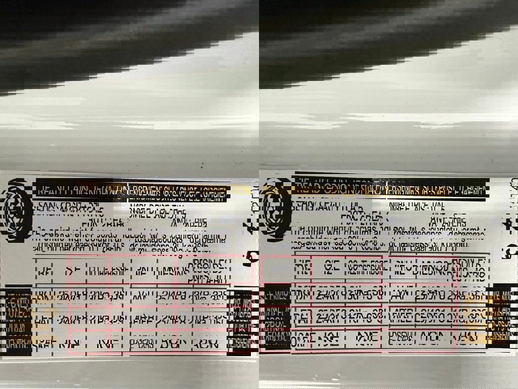 Used 2025 Toyota Corolla SE image 12