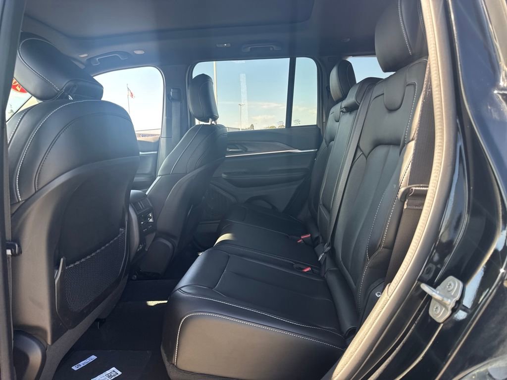 Used 2024 Jeep Grand Cherokee Limited w/ Trailer Tow Package image 12