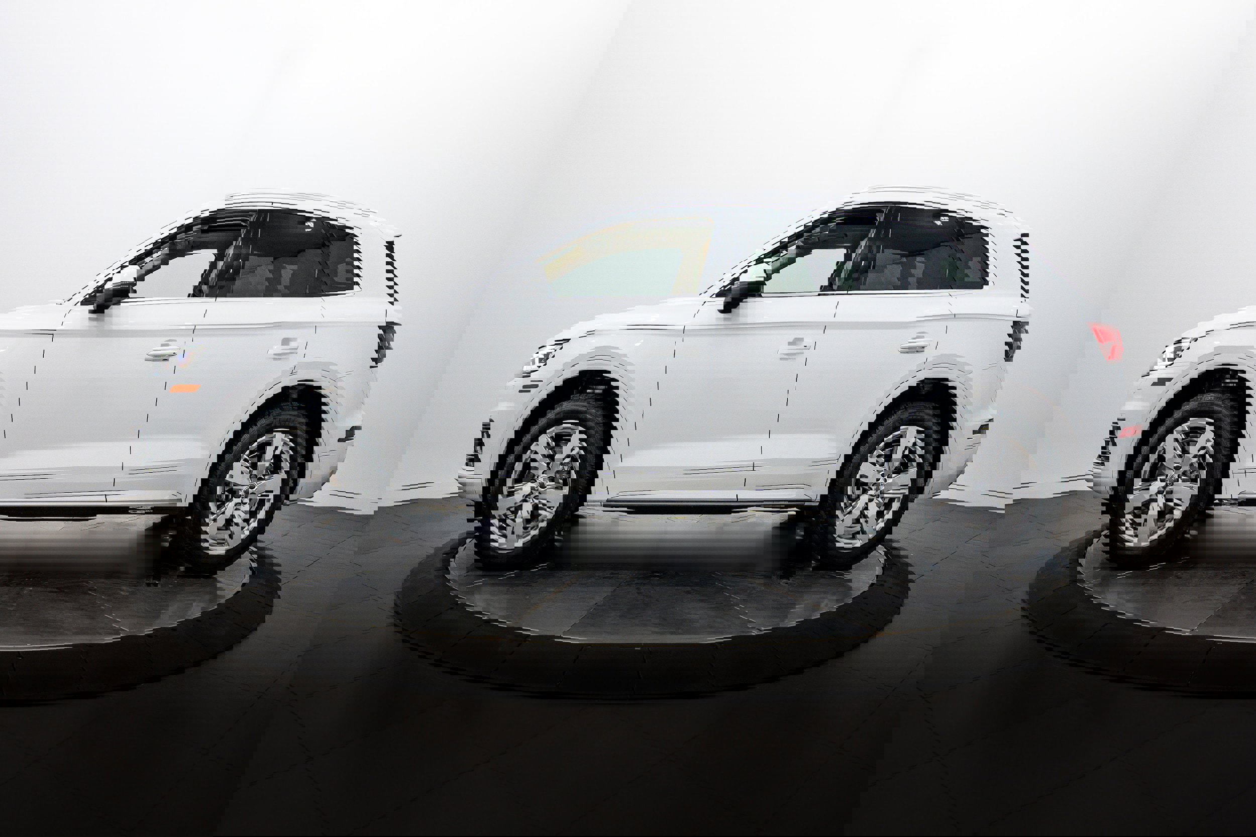 Certified 2019 Audi Q5 2.0T Premium Plus w/ Premium Plus Package AWD/4WD image 6