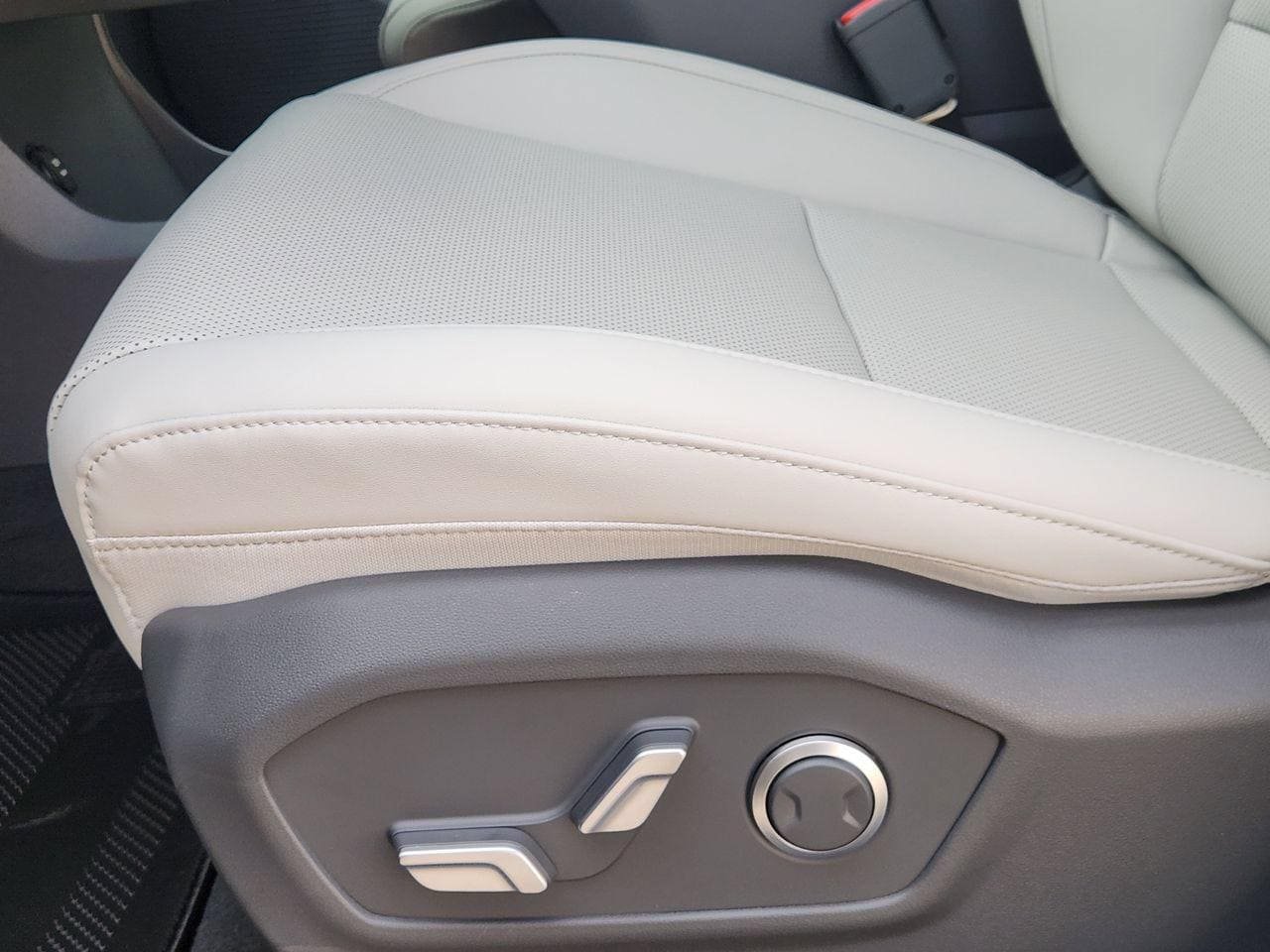 New 2026 Hyundai Santa Fe SEL FWD image 23