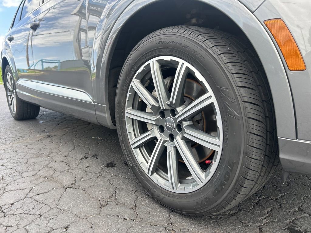 Used 2017 Audi Q7 3.0T Prestige AWD/4WD image 11
