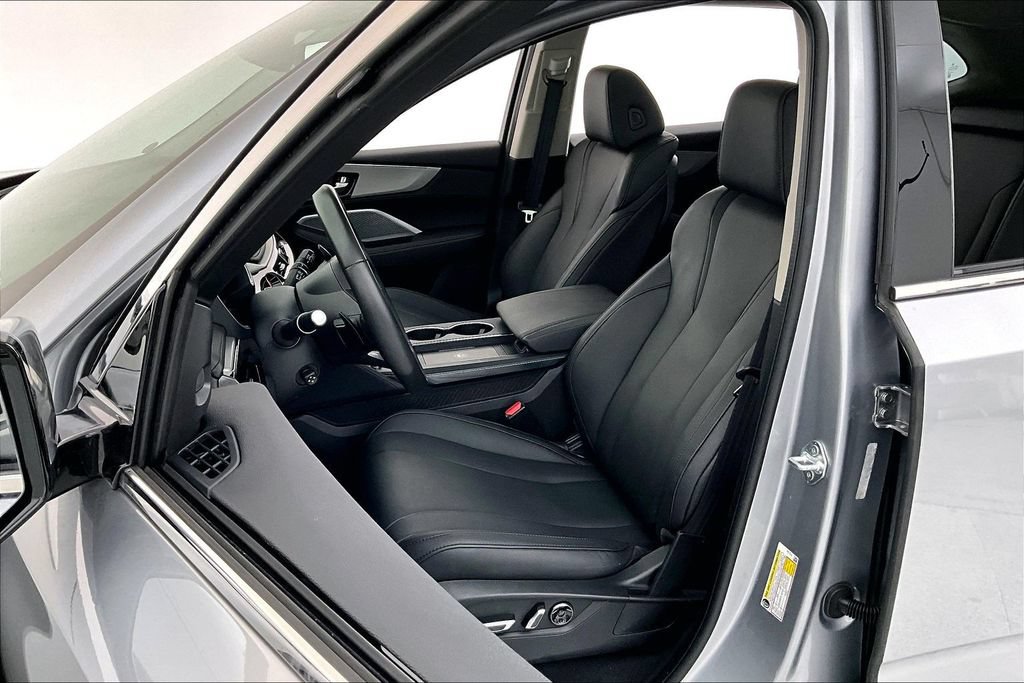 Certified 2025 Acura MDX FWD image 31