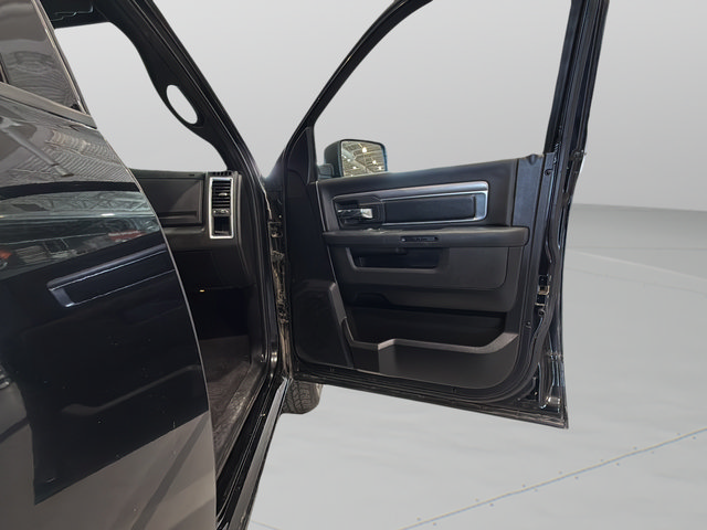 Used 2023 RAM 1500 Warlock AWD/4WD image 37