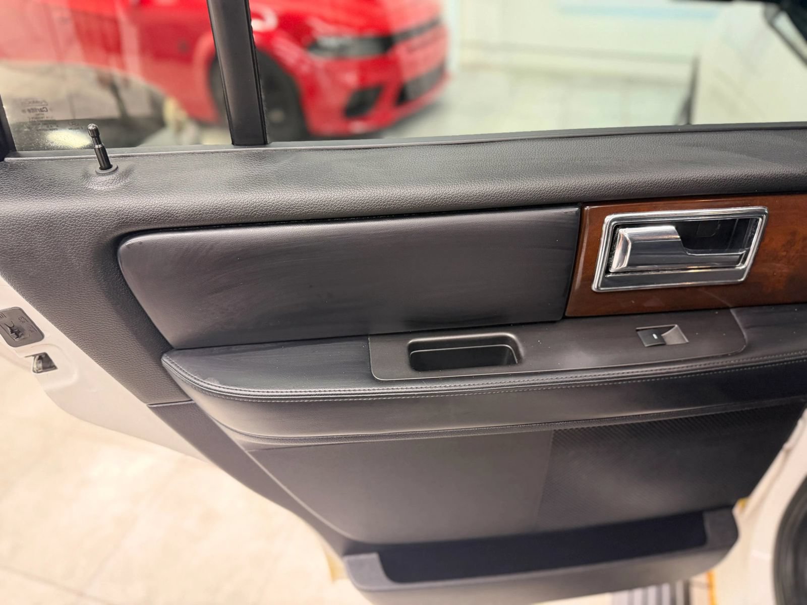 Used 2017 Lincoln Navigator Select AWD/4WD image 15
