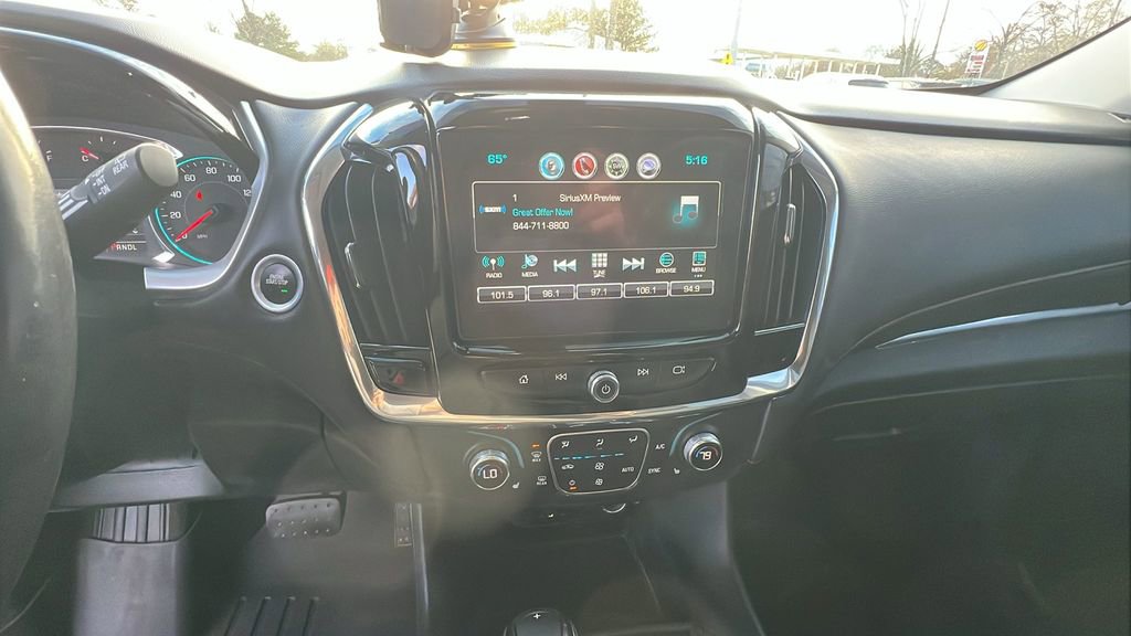 Used 2019 Chevrolet Traverse LT image 32