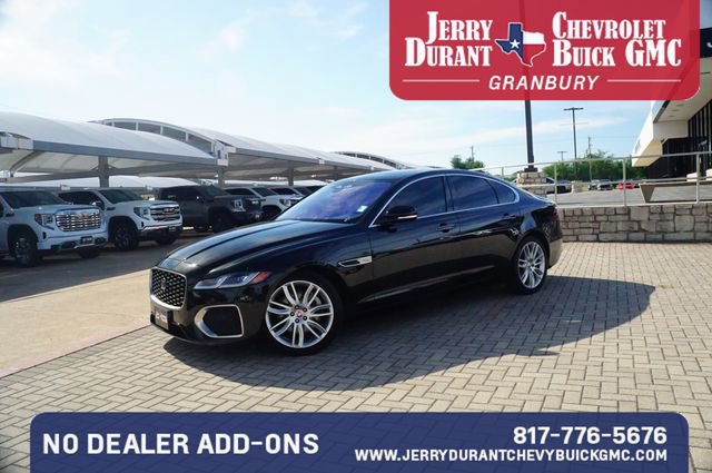 Used 2023 Jaguar XF SE RWD image 4