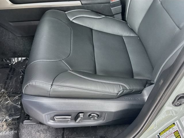 New 2026 Toyota Tundra Limited AWD/4WD image 18