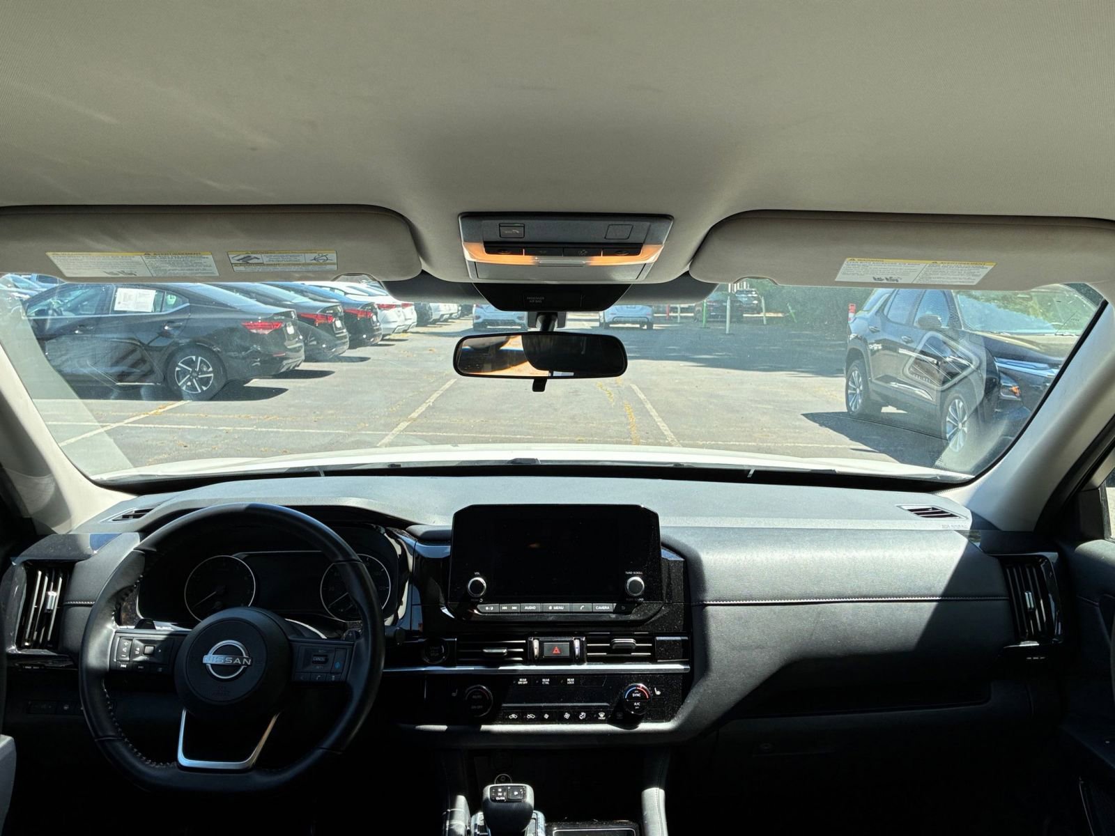 Used 2025 Nissan Pathfinder SV image 35