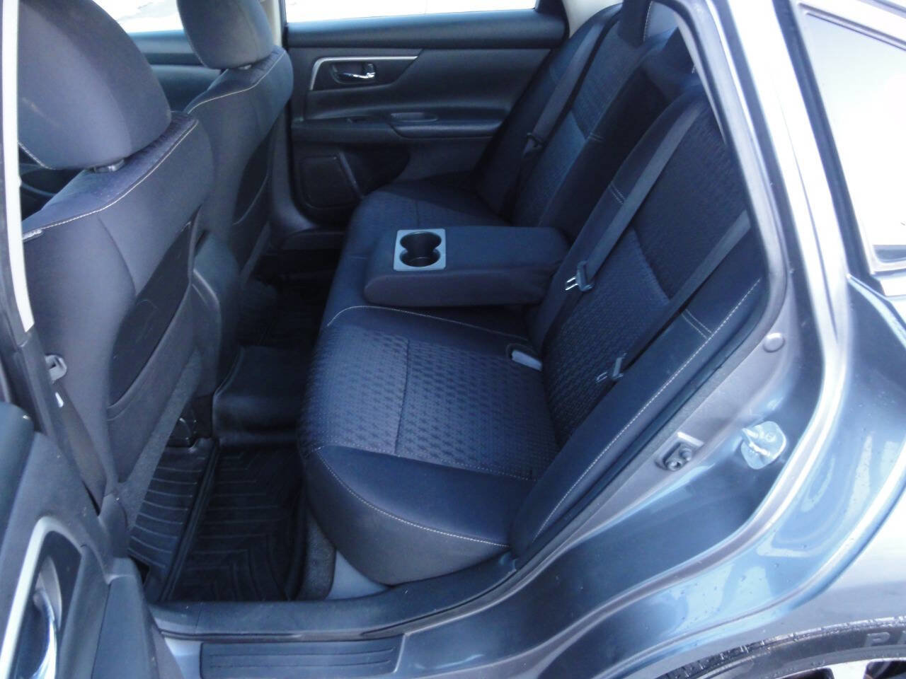 Used 2016 Nissan Altima 2.5 SV image 13